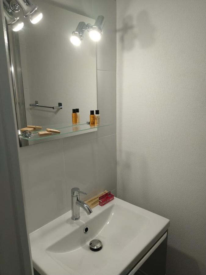 Wallis Yourhosthelper Reims Kültér fotó